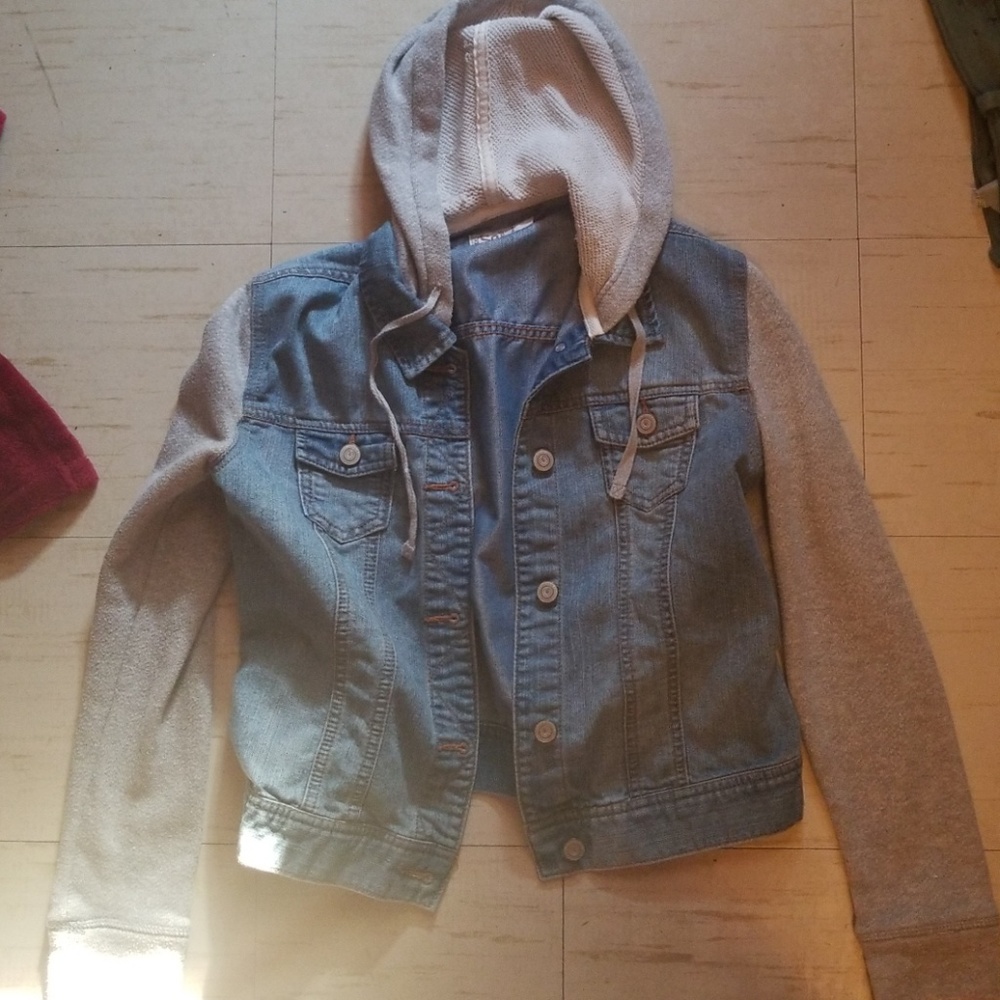 Denim and gray sweatshirt sleeve jacket